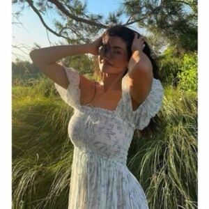 Doen ‘Stanza’ White Maxi Dress with bluebell Floral Print